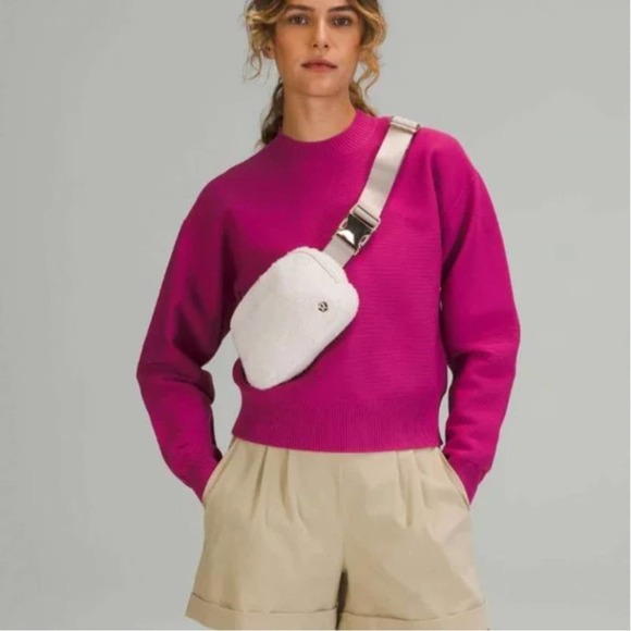 NWT OG GOLD hardware Light Ivory Sherpa OG Fleece Everywhere Belt Bag - Picture 11 of 11